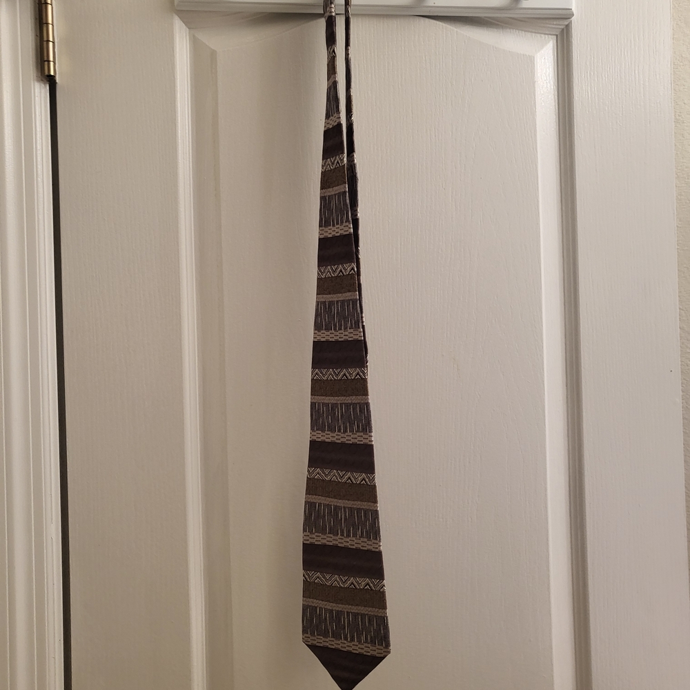 Pierre Cardin Brown and Black, Dockers Brown and gold ,Geoffrey Beene Blue ties - Picture 5 of 5
